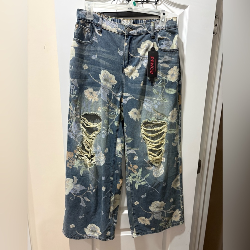 ROMWE Floral Distressed Boyfriend Jeans - Blue